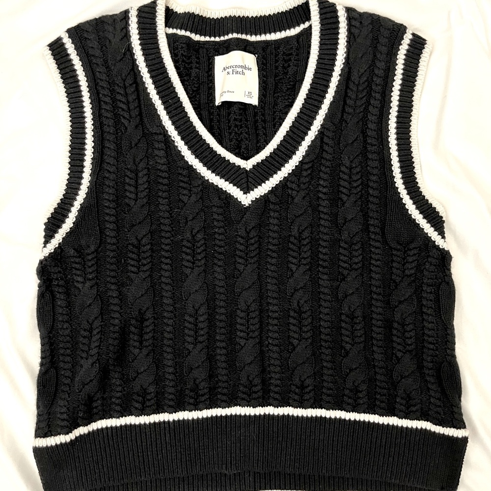 Abercrombie Oversized Sweater Vest